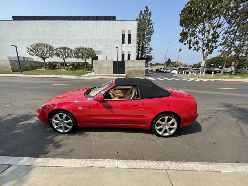 2004 Maserati Spyder - Image 11 of 31