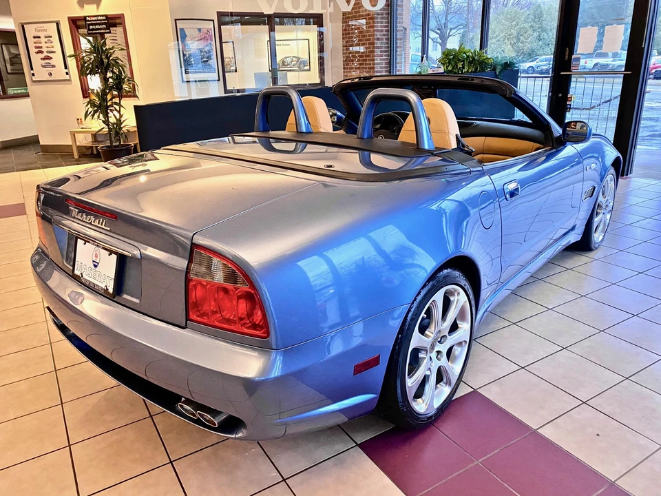 2004 Maserati Spyder - Image 24 of 31