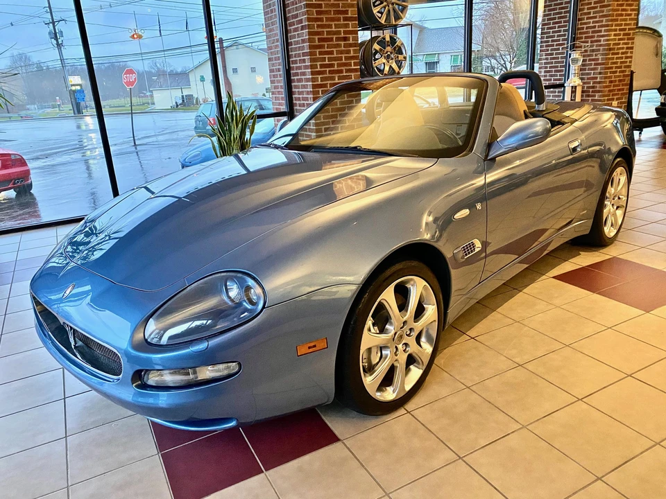2004 Maserati Spyder - Image 13 of 31