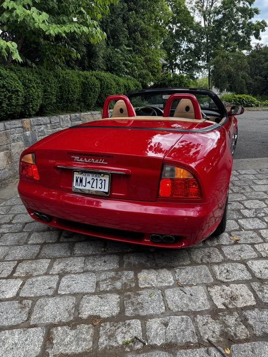 2004 Maserati Spyder - Image 11 of 31