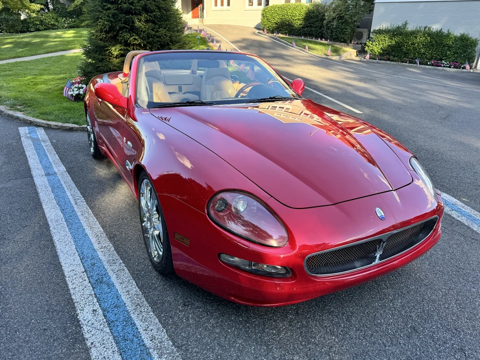 2004 Maserati Spyder - Image 2 of 31
