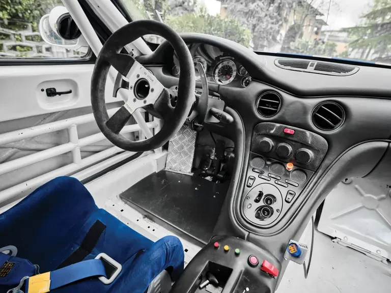 2004 Maserati Coupe - Image 11 of 31