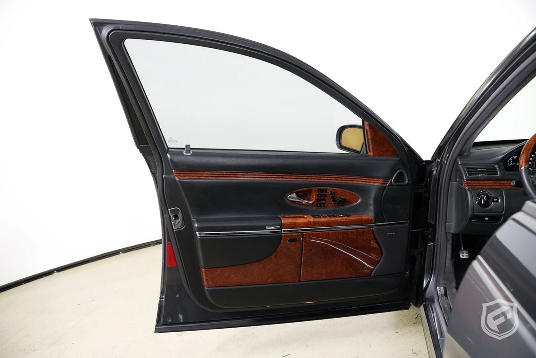 2004 Maybach - Image 13 of 21