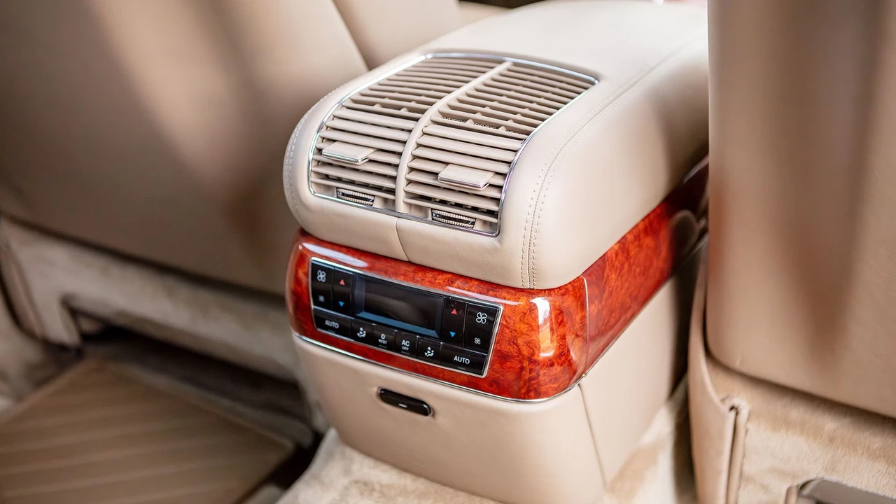 2004 Maybach 57 - Image 24 of 31