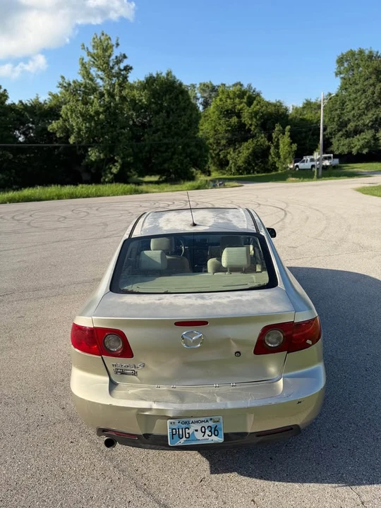 2004 Mazda Mazda 3 1st Gen - Image 9 of 12