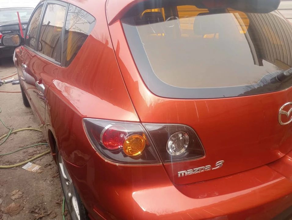 2004 Mazda Mazda 3 1st Gen - Image 4 of 6