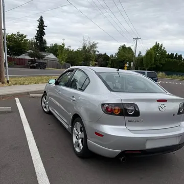 2004 Mazda MAZDA3 i Sedan 4D