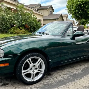 2004 Mazda MX-5 Miata RF 2-Door Convertible