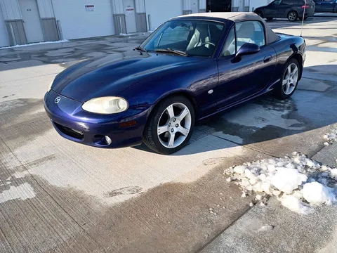2004 Mazda MX-5 Miata Club Convertible 2D