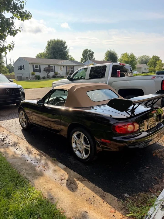 2004 Mazda NB MX-5 Miata - Image 5 of 8