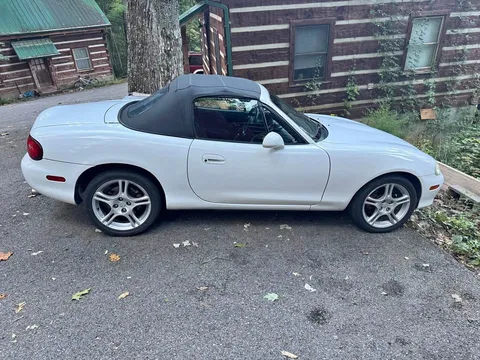 2004 Mazda MX-5 Base