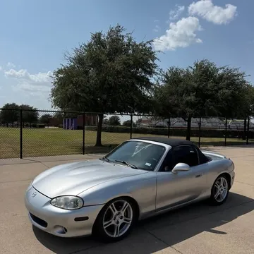 2004 Mazda MX-5 Convertible 2D