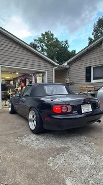 2004 Mazda MX-5 Convertible 2D