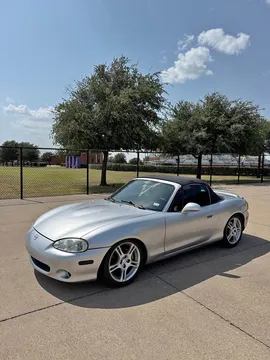 2004 Mazda MX-5 Convertible 2D
