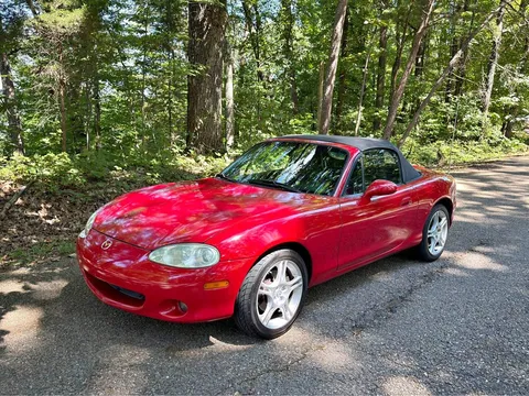 2004 Mazda MX-5 Convertible 2D