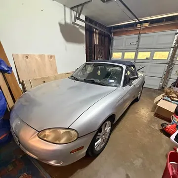 2004 Mazda MX-5 LS Convertible 2D