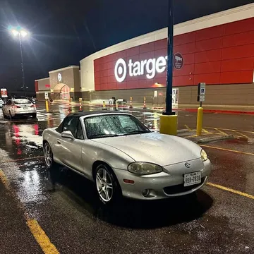 2004 Mazda MX-5 LS Convertible 2D