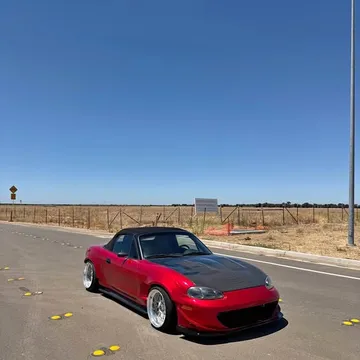 2004 Mazda MX-5 LS Convertible 2D