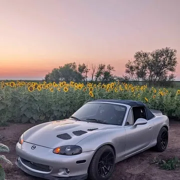2004 Mazda MX-5 LS Convertible 2D