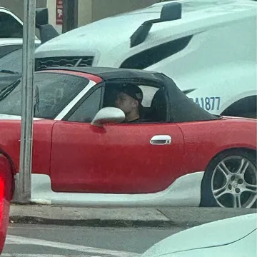 2004 Mazda MX-5 LS Convertible 2D