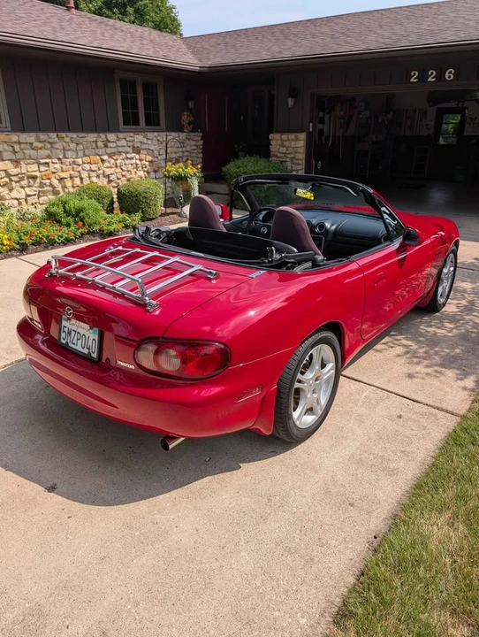 2004 Mazda NB MX-5 Miata - Image 9 of 11