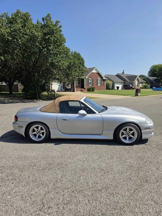2004 Mazda NB MX-5 Miata - Image 2 of 10