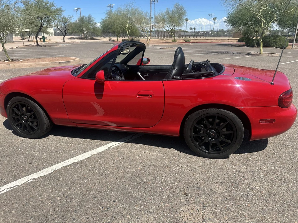 2004 Mazda NB MX-5 Miata - Image 8 of 31