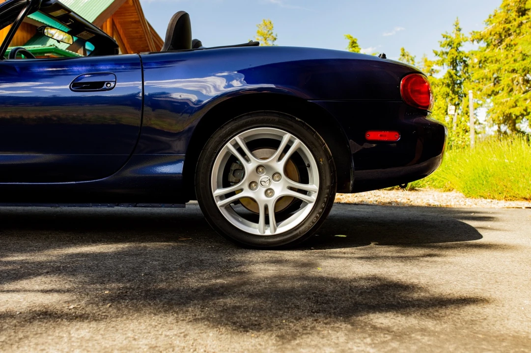 2004 Mazda NB MX-5 Miata - Image 18 of 23