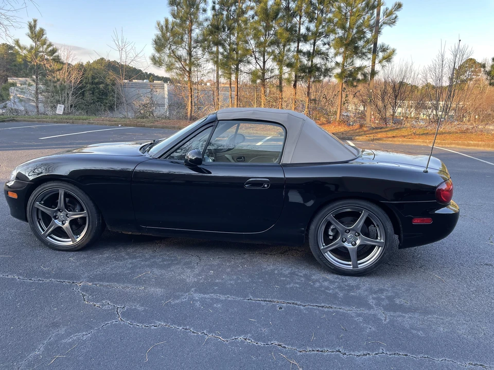 2004 Mazda NB MX-5 Miata - Image 25 of 31