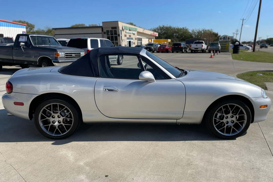 2004 Mazda NB MX-5 Miata - Image 3 of 31