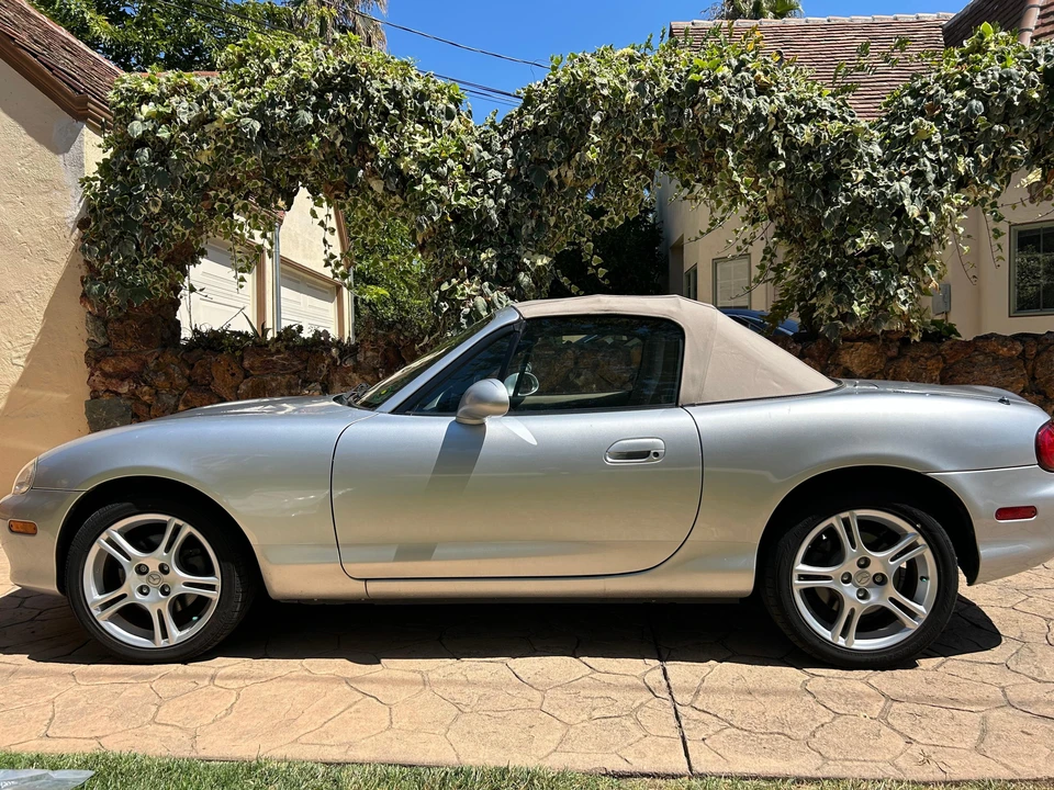 2004 Mazda NB MX-5 Miata - Image 9 of 31