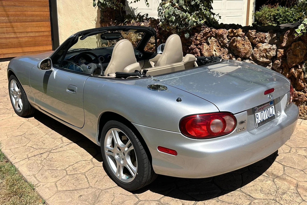 2004 Mazda NB MX-5 Miata - Image 4 of 31