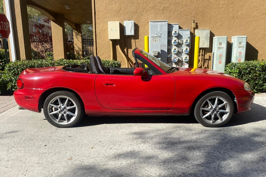 2004 Mazda NB MX-5 Miata - Image 3 of 31