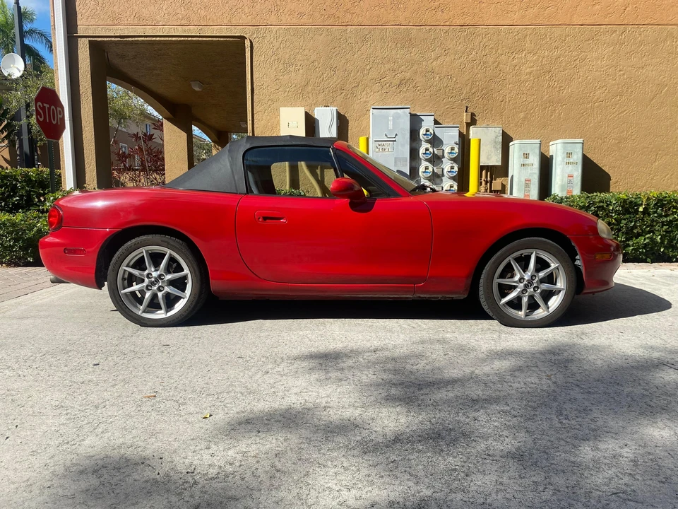2004 Mazda NB MX-5 Miata - Image 17 of 31