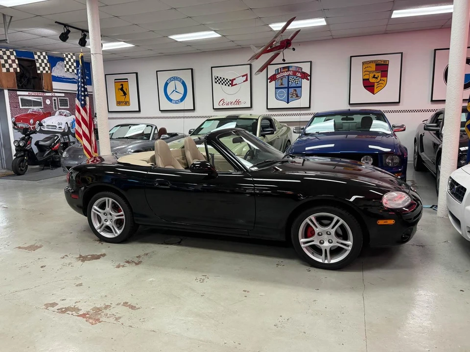 2004 Mazda NB MX-5 Miata - Image 3 of 31