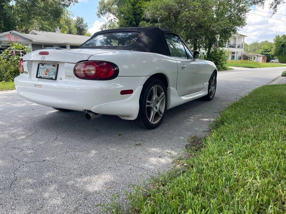 2004 Mazda NB MX-5 Miata - Image 16 of 30