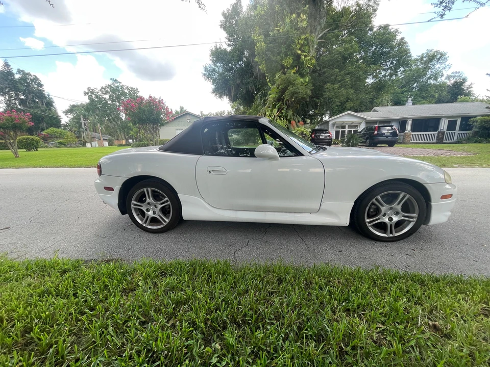 2004 Mazda NB MX-5 Miata - Image 17 of 30