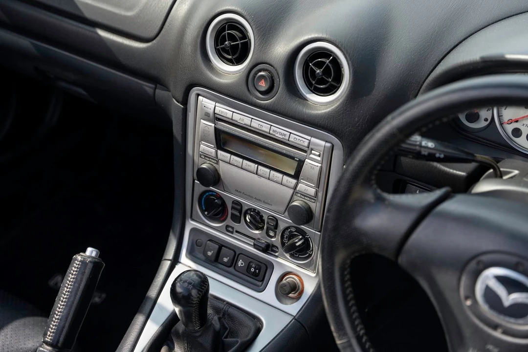 2004 Mazda NB MX-5 Miata - Image 27 of 30