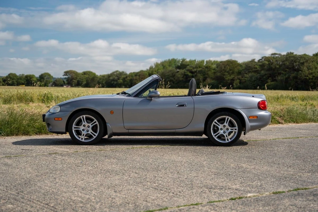 2004 Mazda NB MX-5 Miata - Image 4 of 30
