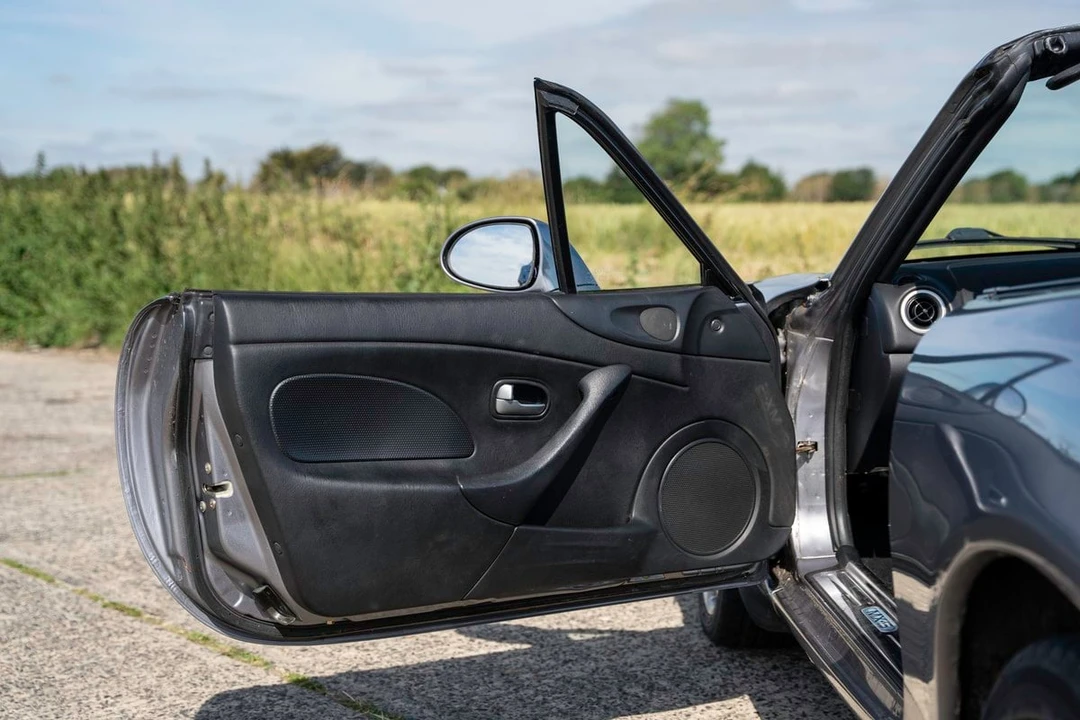2004 Mazda NB MX-5 Miata - Image 23 of 30
