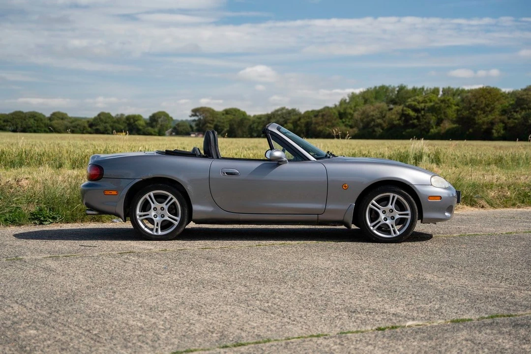 2004 Mazda NB MX-5 Miata - Image 3 of 30