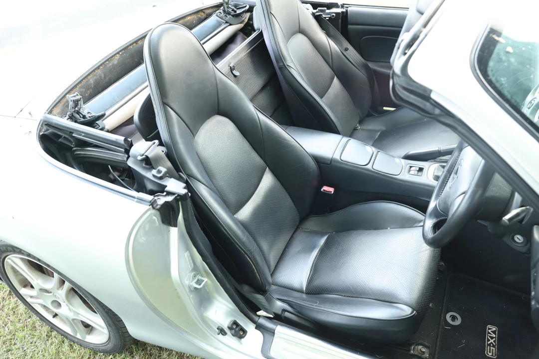 2004 Mazda NB MX-5 Miata - Image 5 of 7