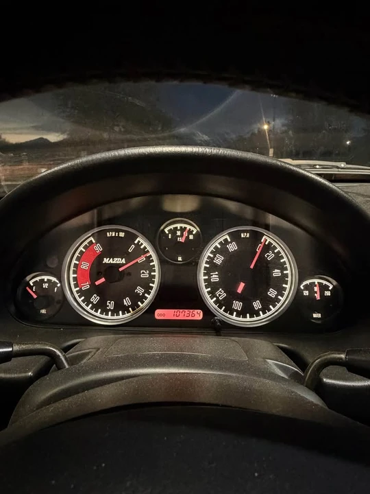 2004 Mazda NB MX-5 Miata - Image 9 of 12