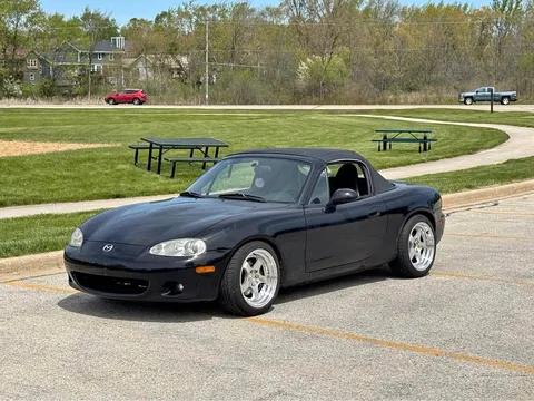 2004 Mazda MX-5 SE Convertible 2D