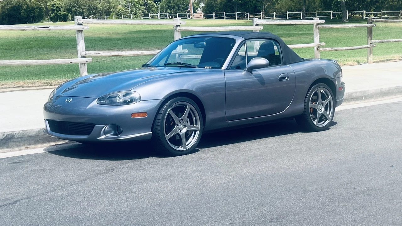2004 Mazda NB Mazdaspeed MX-5 Miata - Image 12 of 31