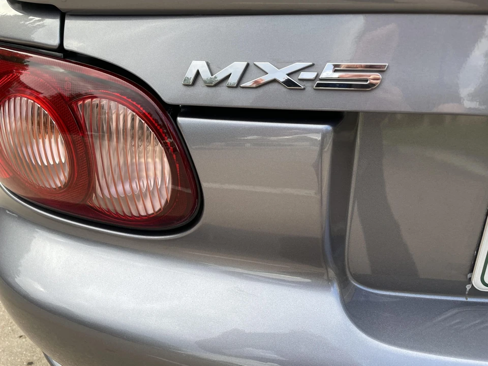 2004 Mazda NB Mazdaspeed MX-5 Miata - Image 19 of 31