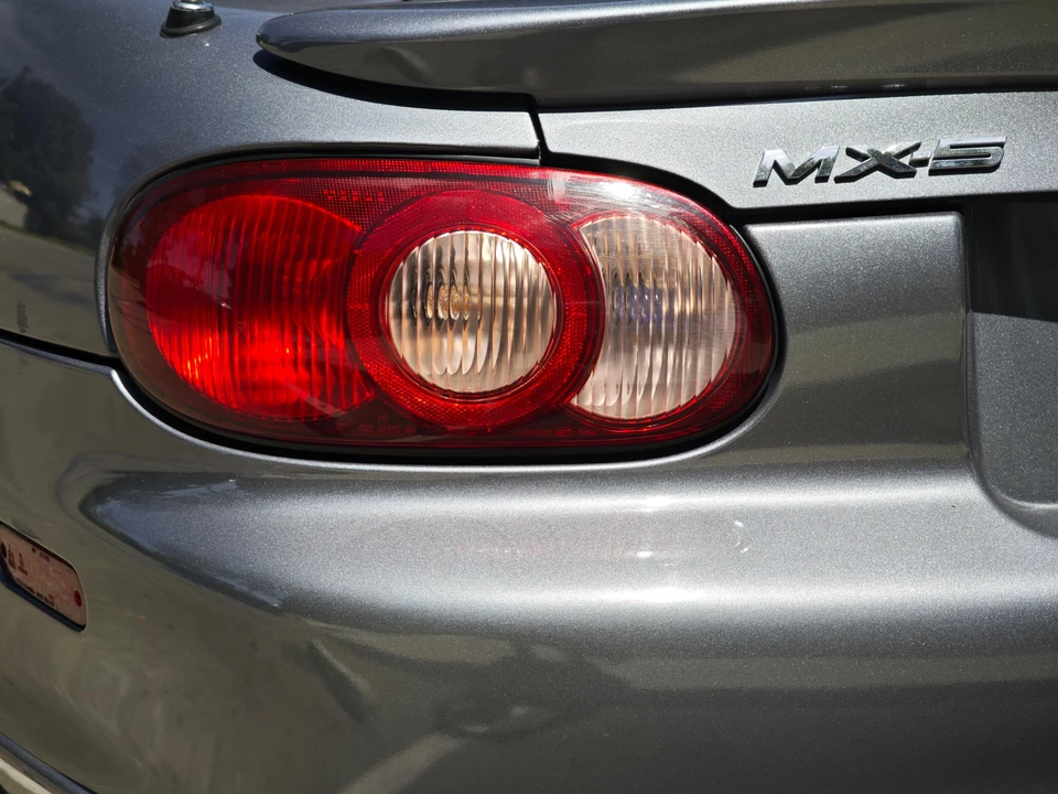 2004 Mazda NB Mazdaspeed MX-5 Miata - Image 17 of 31