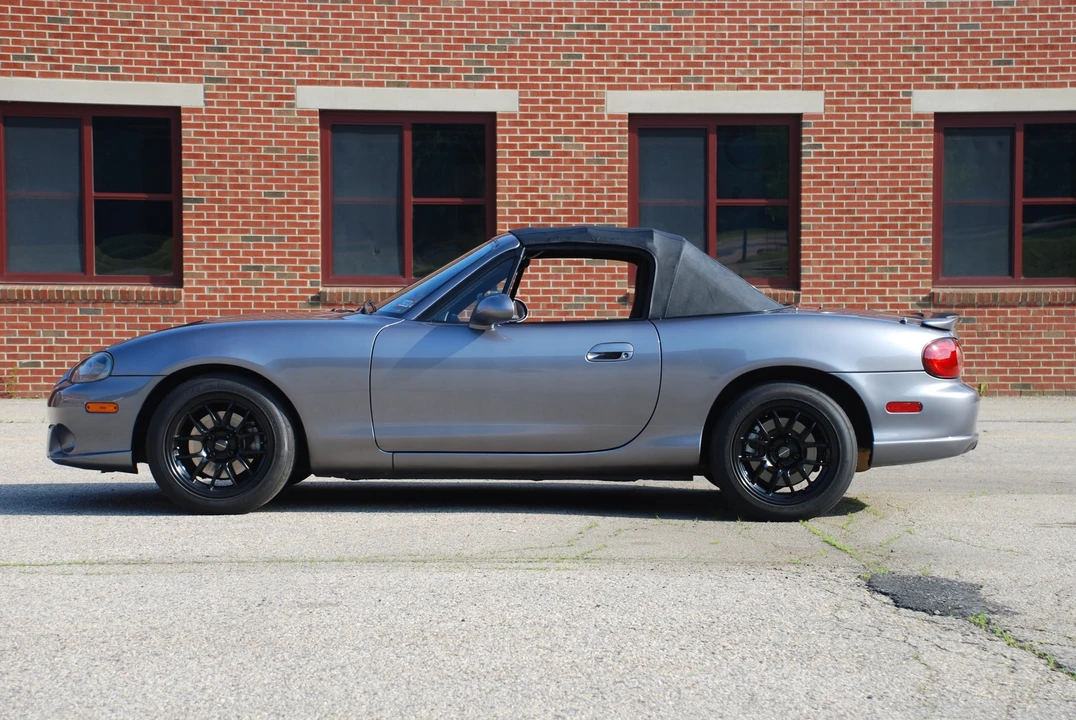 2004 Mazda NB Mazdaspeed MX-5 Miata - Image 16 of 31