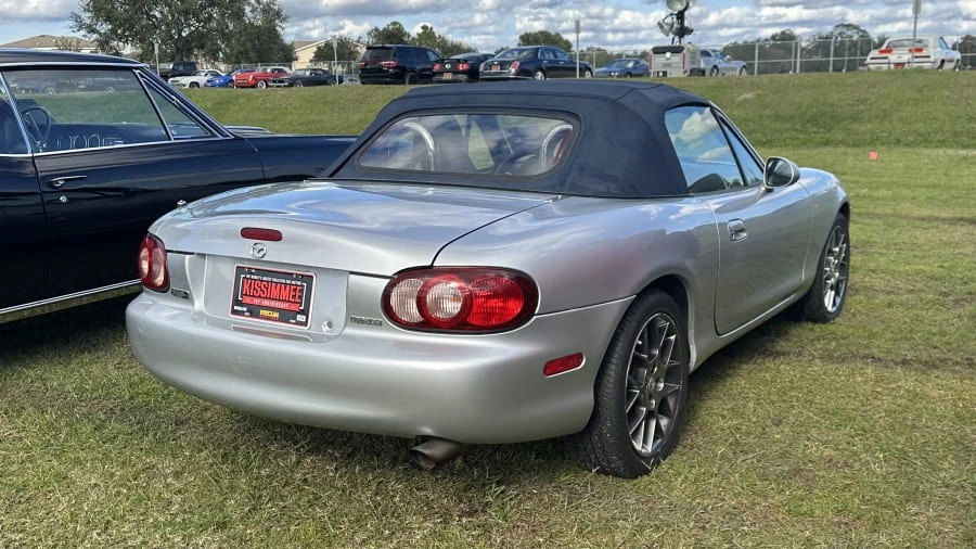 2004 Mazda NB MX-5 Miata - Image 2 of 18