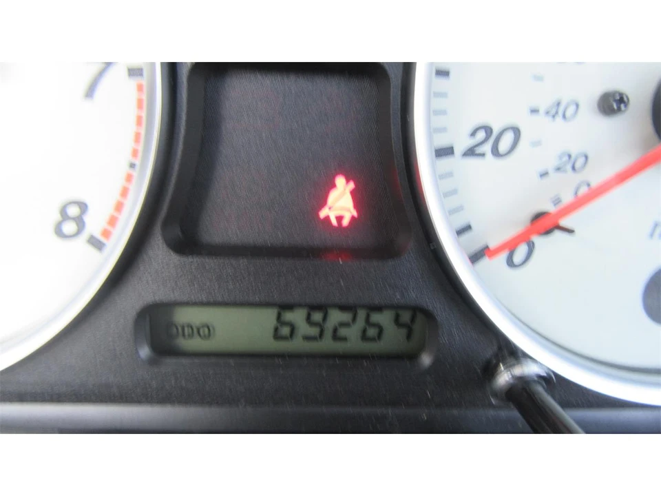 2004 Mazda NB MX-5 Miata - Image 25 of 31